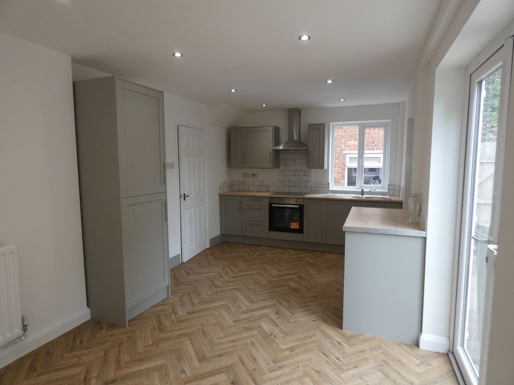 Kitchen- click for photo gallery